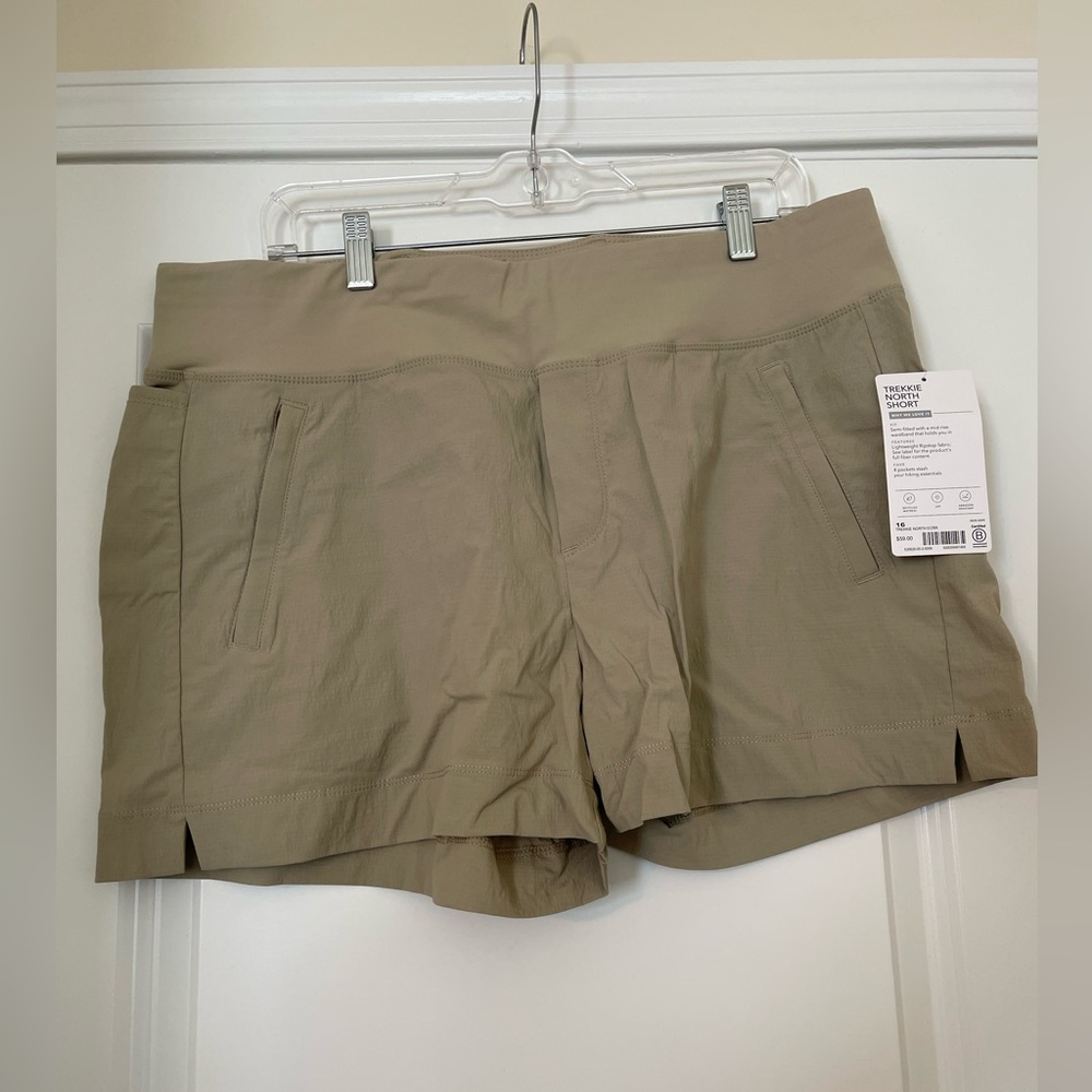 Athleta Trekkie North Short Size XL NWT